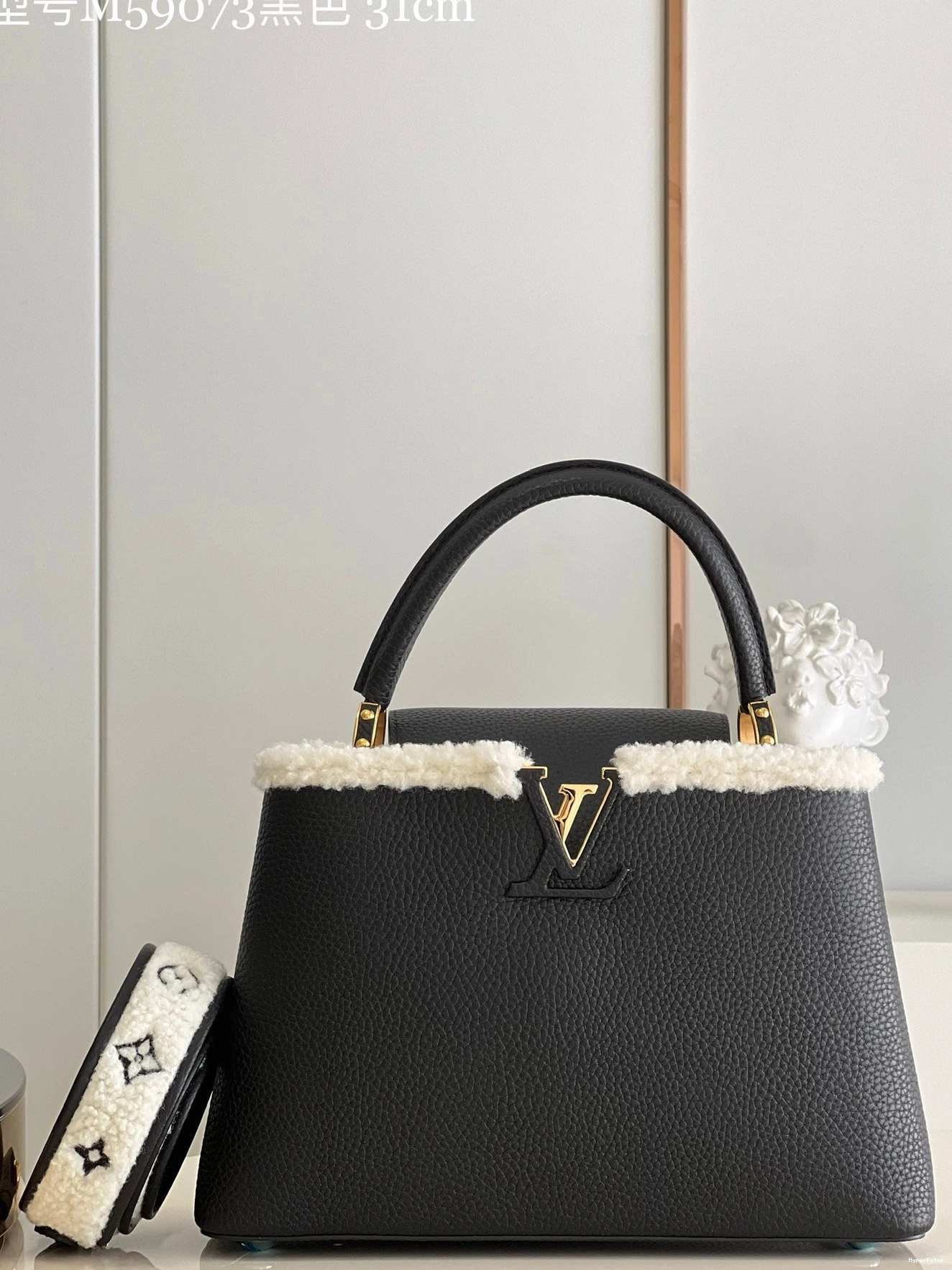LOUIS VUITTON MM CAPUCINES 0806